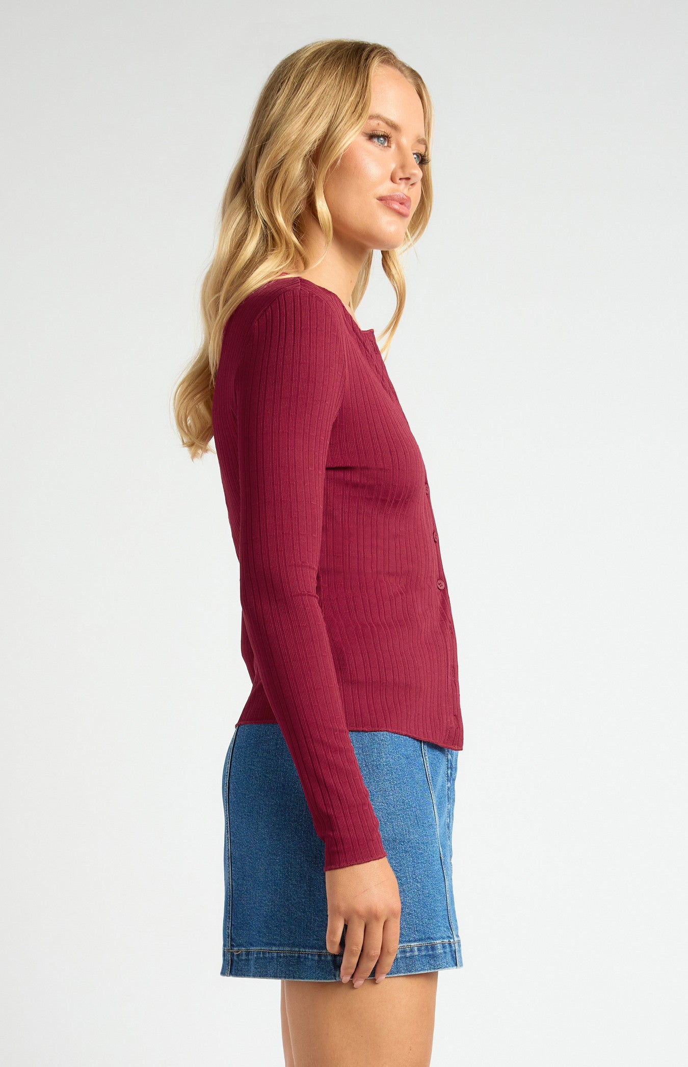 STYLE STATE CONTRAST DETAIL BUTTON UP TEXTURED JERSEY TOP MERLOT
