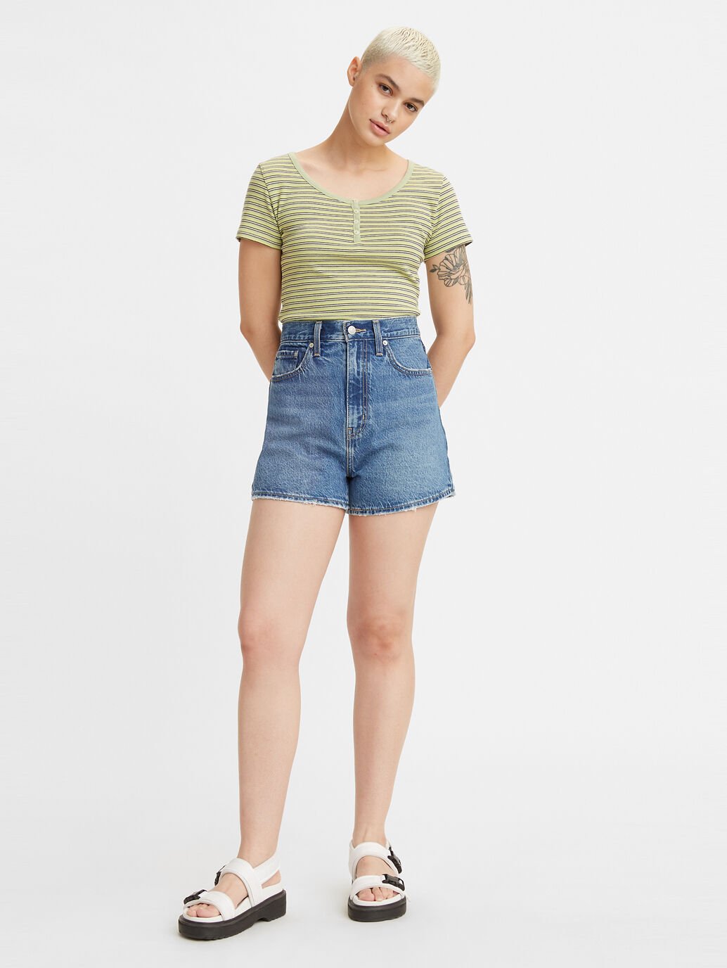 LEVIS HIGH LOOSE SHORTS LINK IN BIO