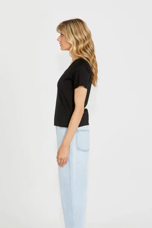 SASS CLAIRE V-NECK TEE BLACK