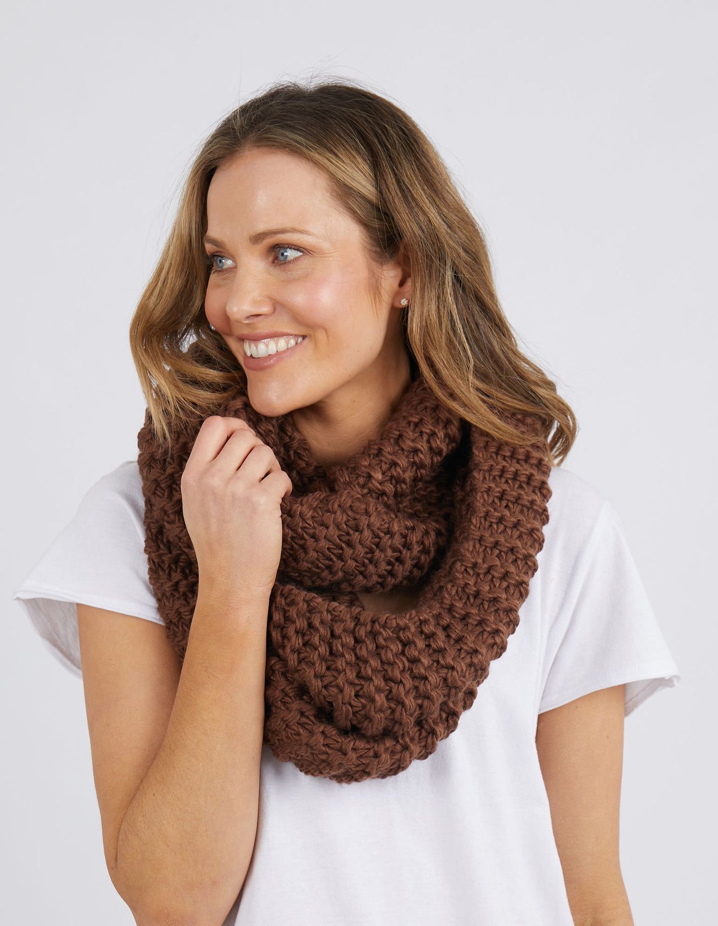 ELM ORGANIC LOOP SCARF CHOCOLATE