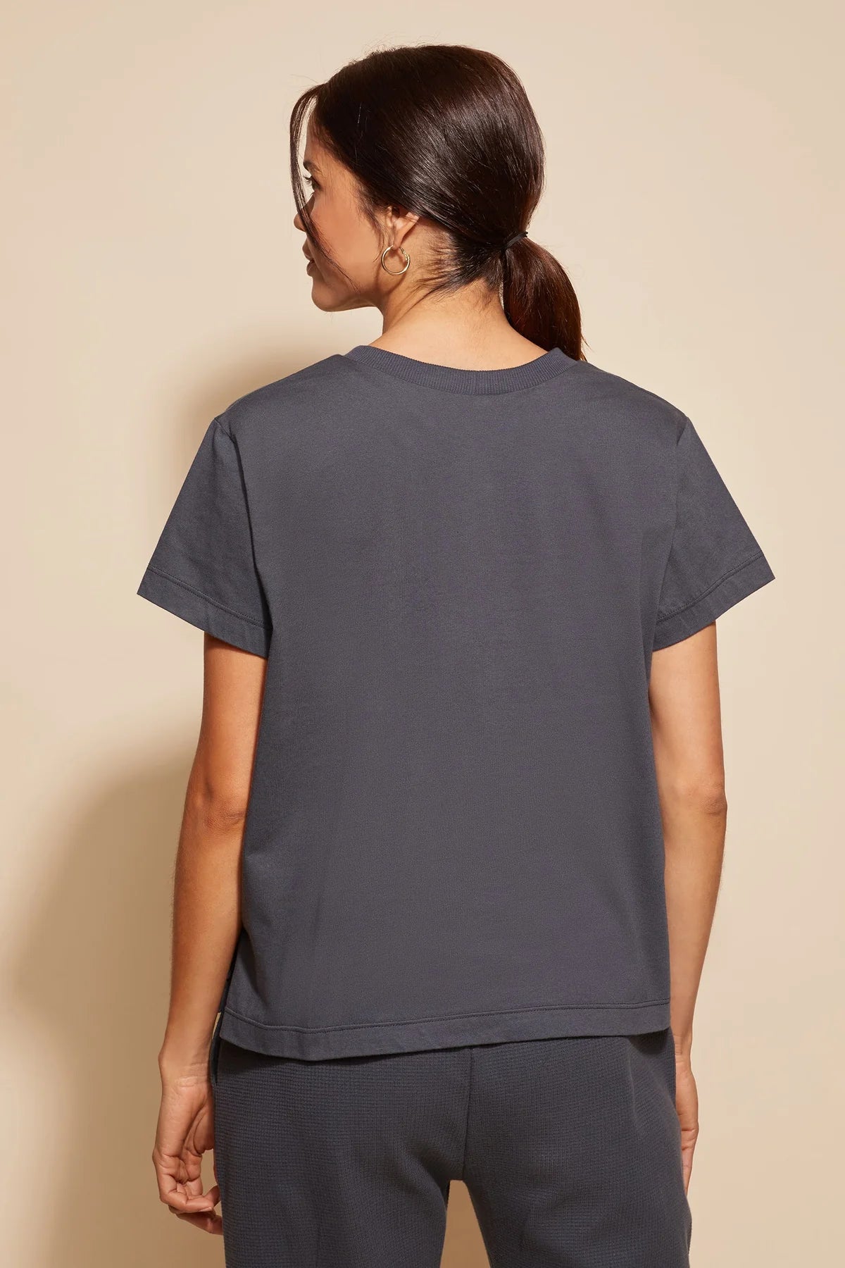 D+K ACTIVE WAY BACK TEE SMOKE