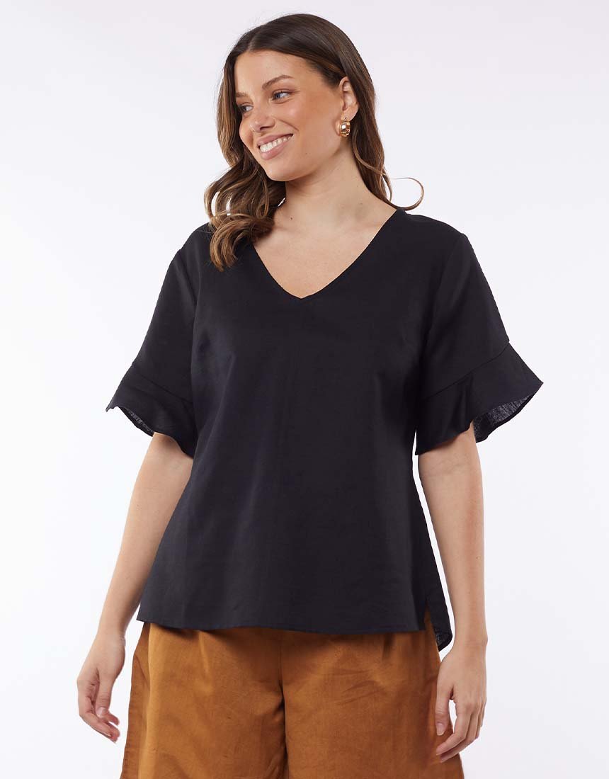 FOXWOOD FLUTTER SLEEVE TEE BLACK