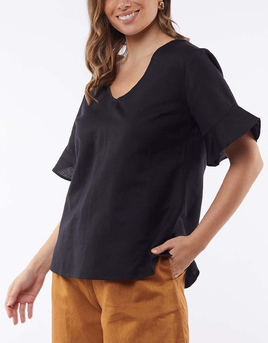 FOXWOOD FLUTTER SLEEVE TEE BLACK